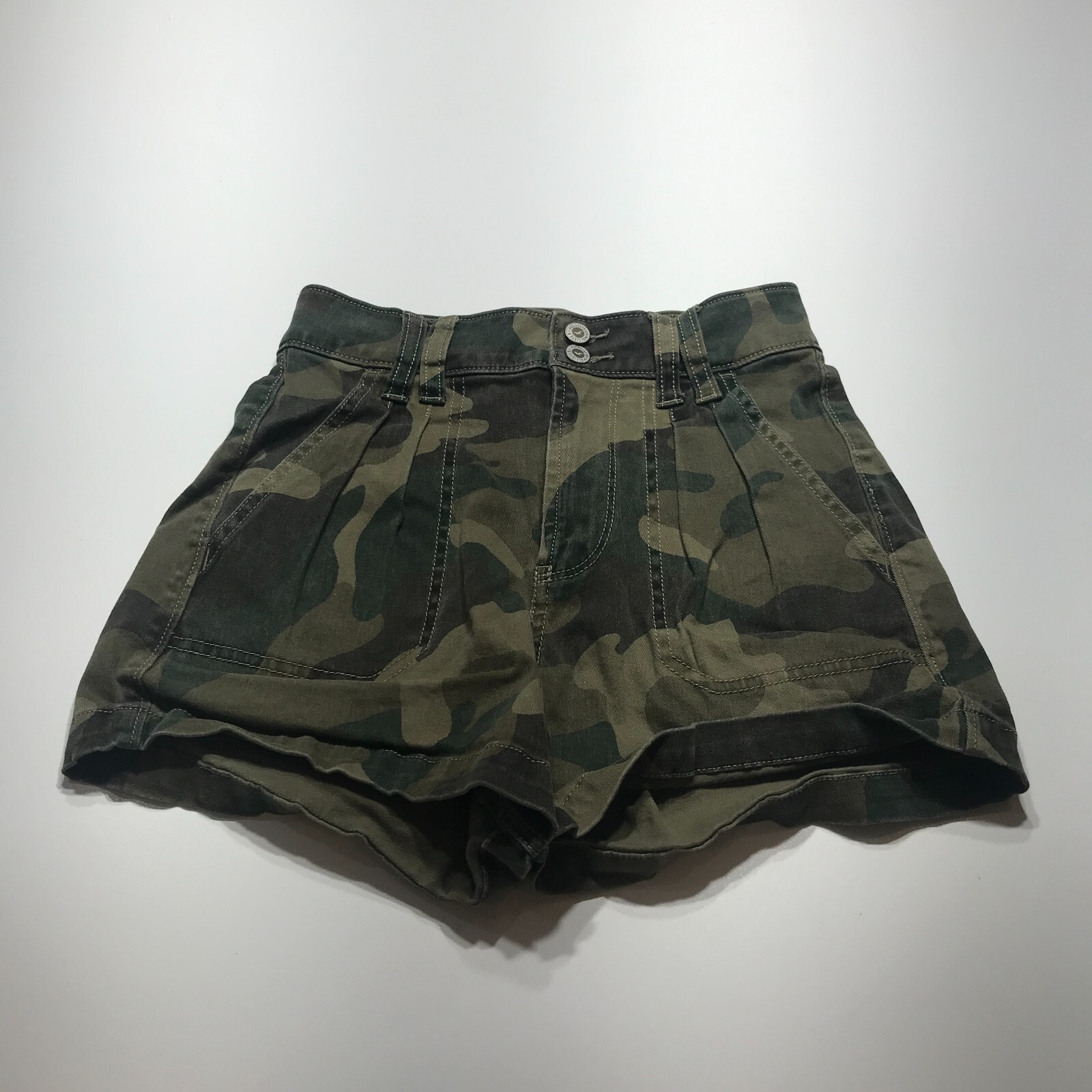 Hollister Shorts Womens Size 00 Camo Pleated Ultra High Rise
