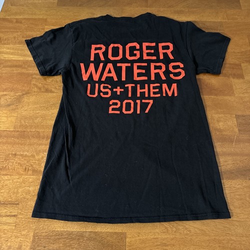送料込❤激レア✨ROGER WATERS US + THEM Tシャツ 2017 Vintage T Shirt - Roger Waters Genius Of Pink Floyd Us+them