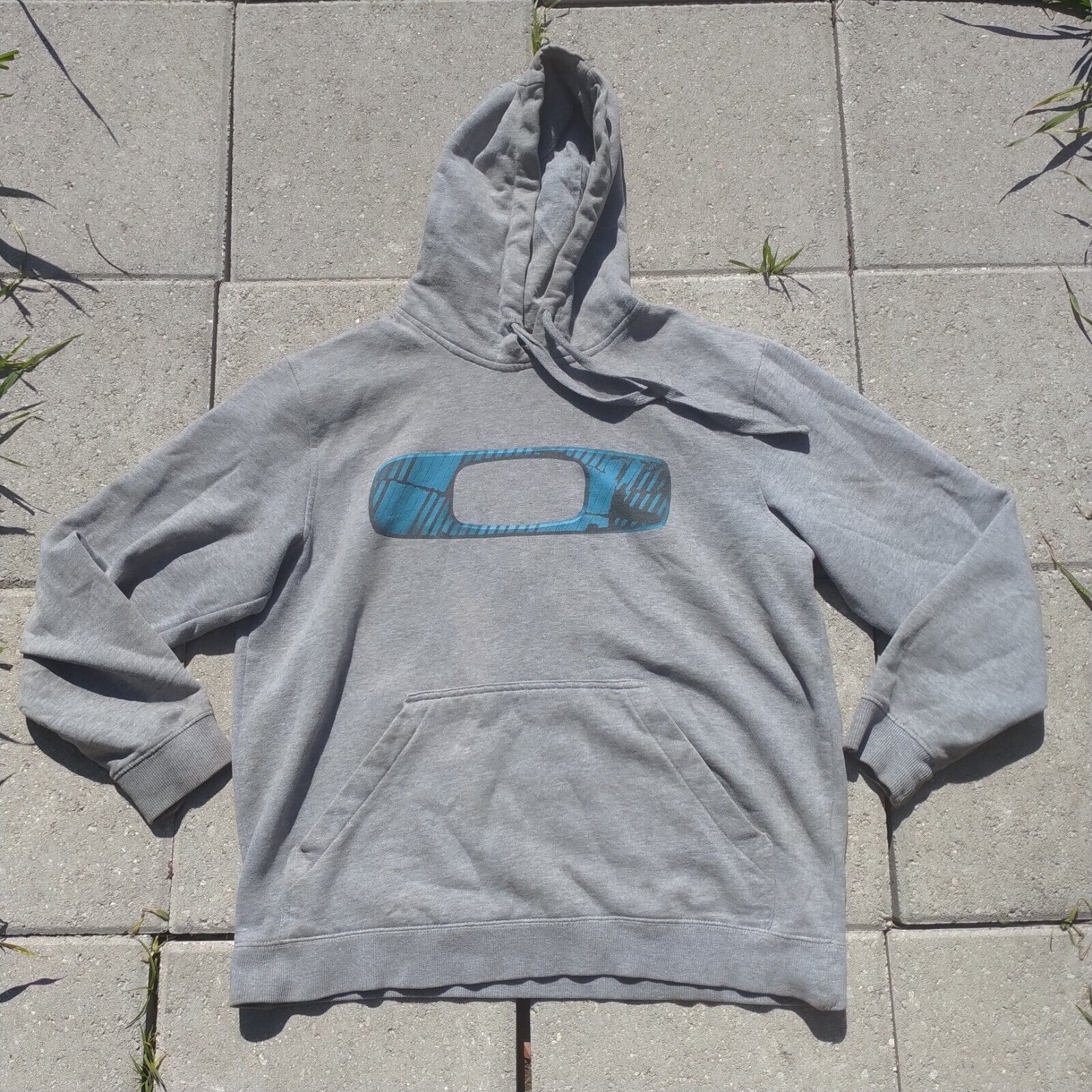 Vintage Oakley Hoodie Mens Small Sweatshirt Center Logo Vintage Oakley Hoodie Mens Small Sweatshirt Center Logo