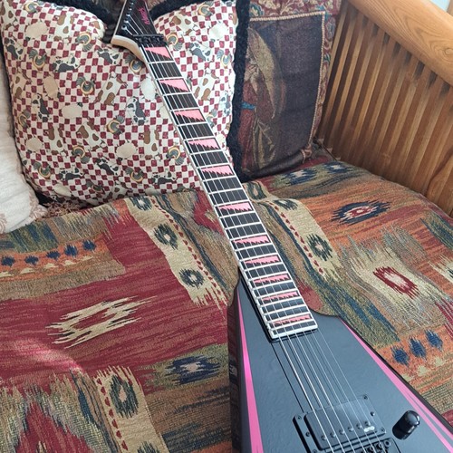 EDWARDS PINK SAWTOOTH、Alexi Laihoモデル 1018_C_ESP_Edwards_E_AL_166_Pi