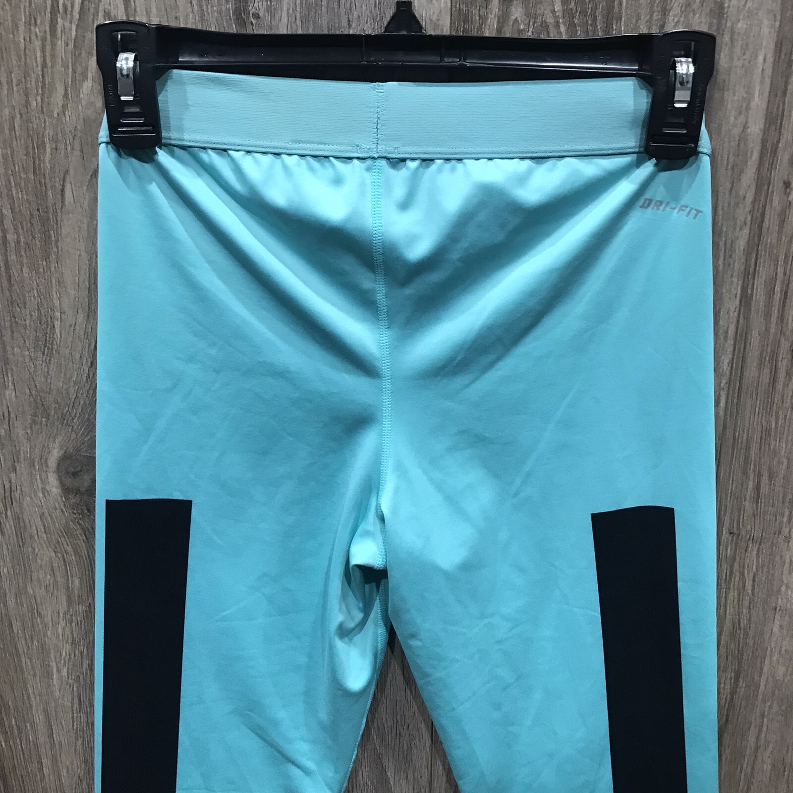 Womens Medium Nike Pro Dri-Fit Capri 