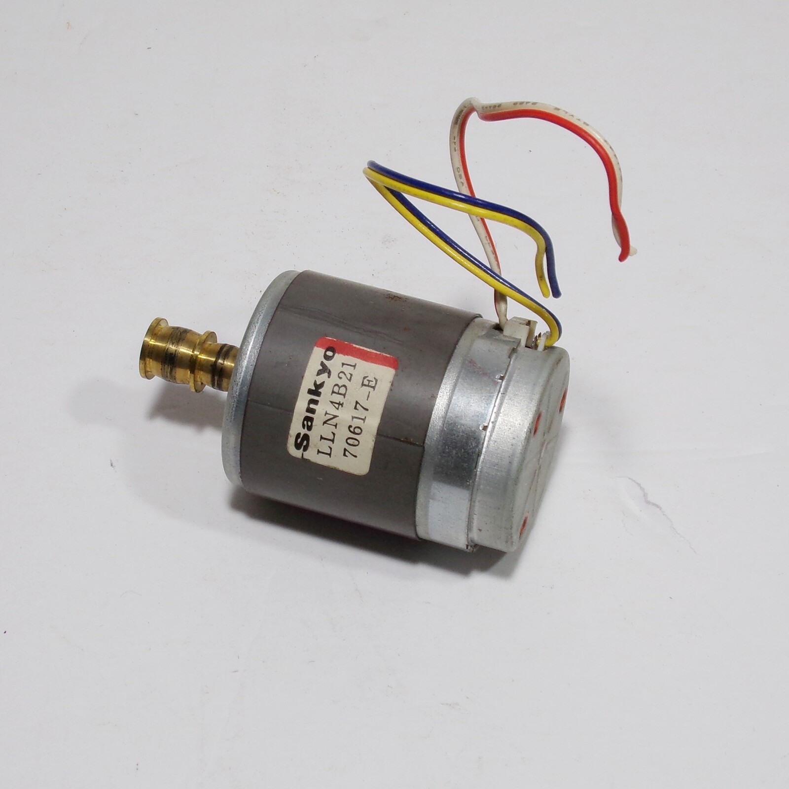 SANKYO motor LLN4B21 12 VDC with double 7.8 & 9.5mm Flat SANKYO motor LLN4B21 12 VDC with double 7.8 & 9.5mm Flat