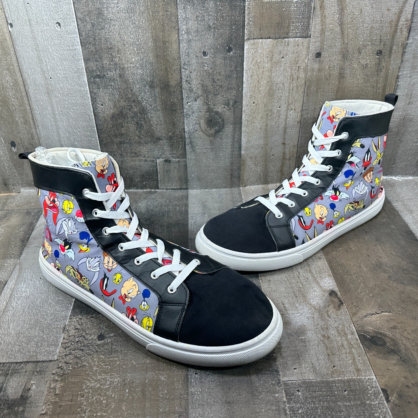 LOONEY TUNES SIZE 13 HIGH TOP SHOES Warner Bros Bugs Bunny LOONEY TUNES SIZE 13 HIGH TOP SHOES Warner Bros Bugs Bunny