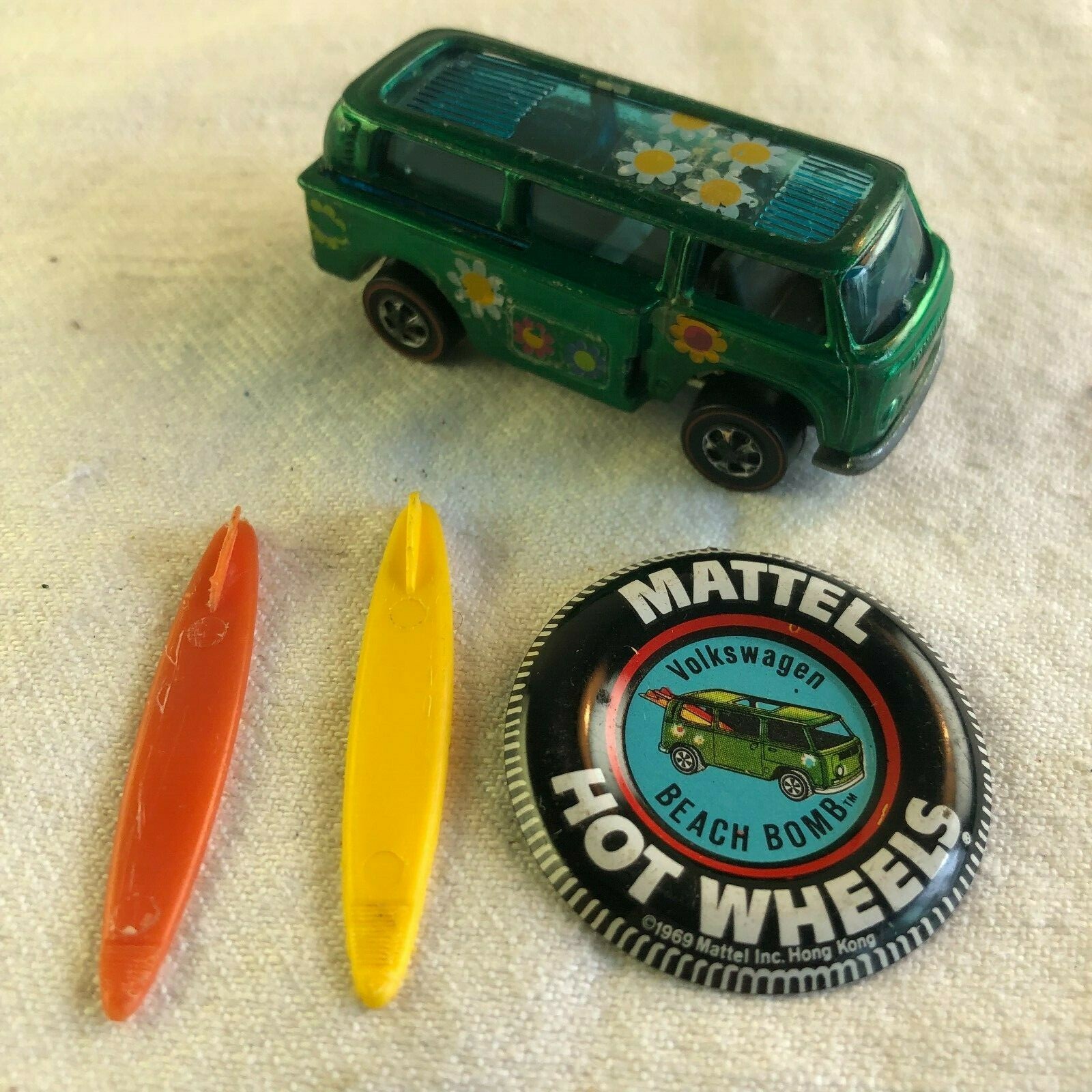 Original 1969 Hot Wheels Redline VW Beach Bomb Green with Button