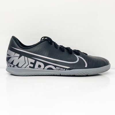 

Черные футбольные бутсы Nike Boys Mercurial Vapor 13 AT8169-001, размер 4 года, Черный, Mercurial Vapor 13