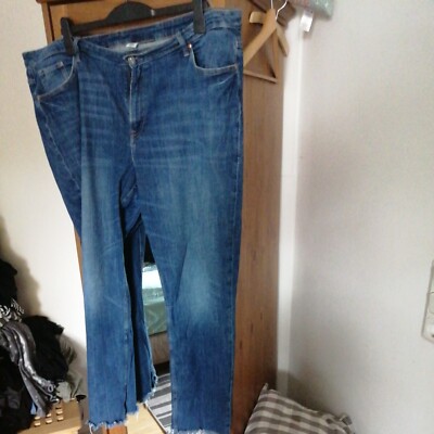 H&m + Denim Girlfriend fit Jeans Gr. 52 mit ausgefranzten Saum...top 