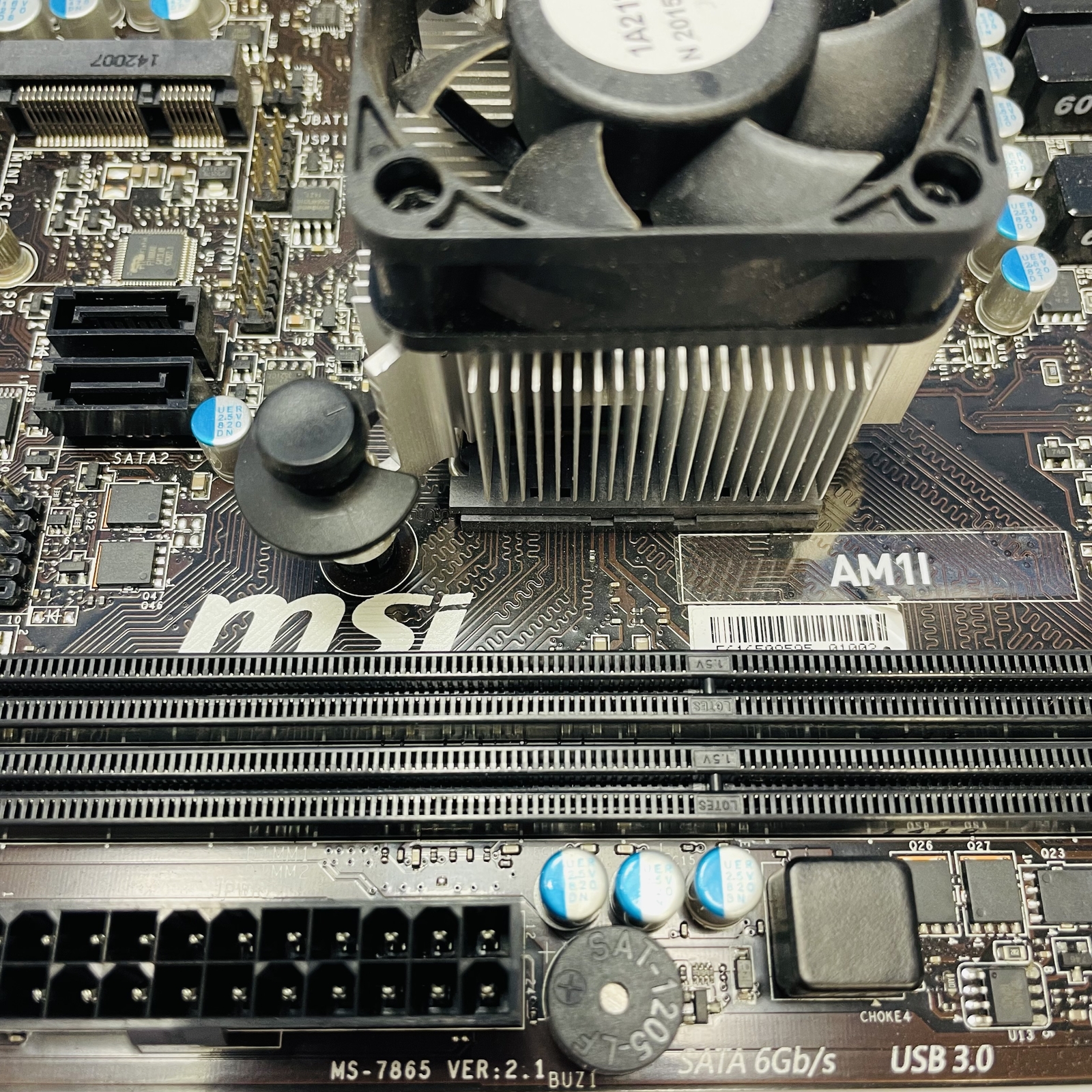 MSi AM1I Socket AM1 AMD USB 2.0 3.0 APU Mini-ITX DDR3 Motherboard & Backplate - Picture 3 of 6