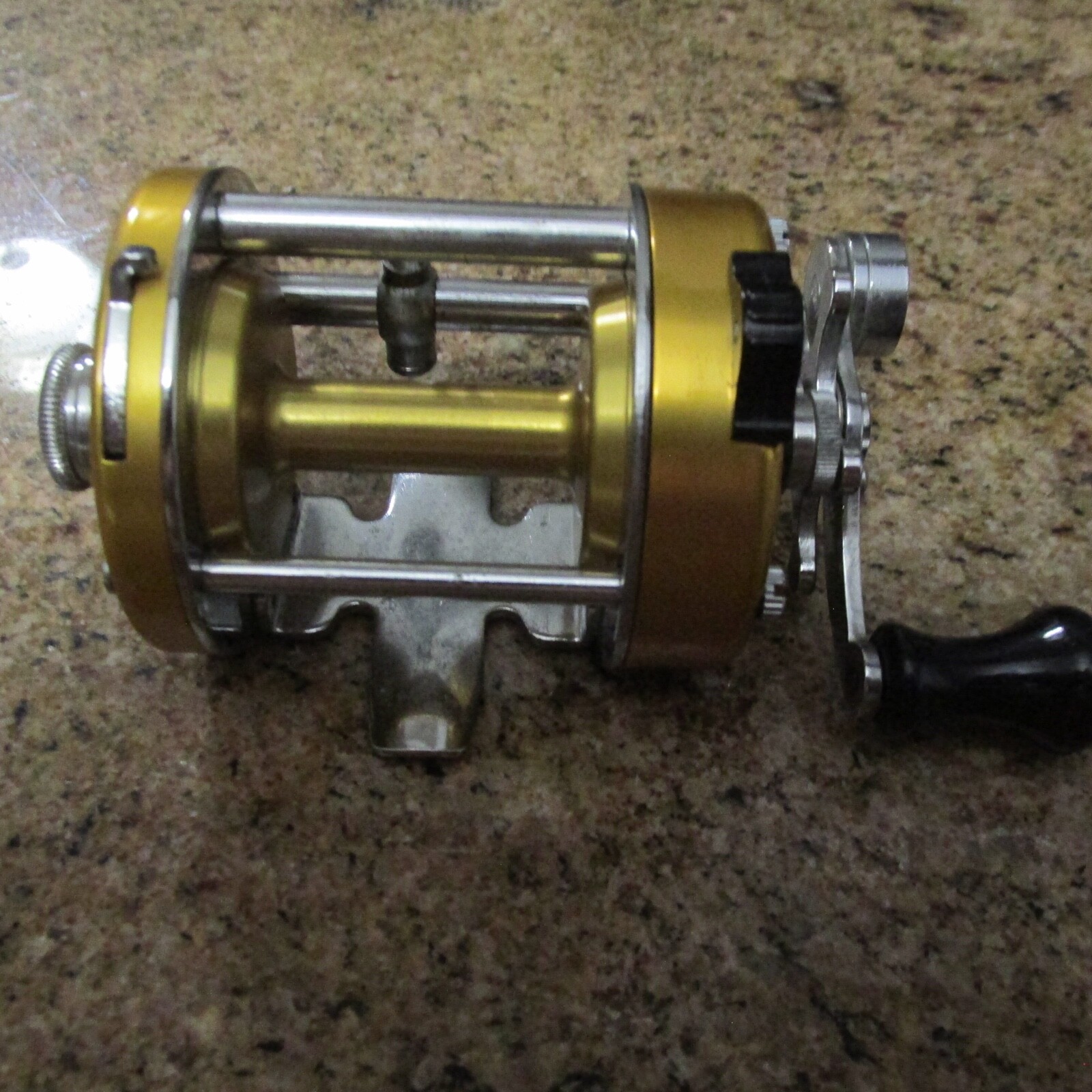 Vintage Penn 930 Levelmatic Bait Casting Reel USA