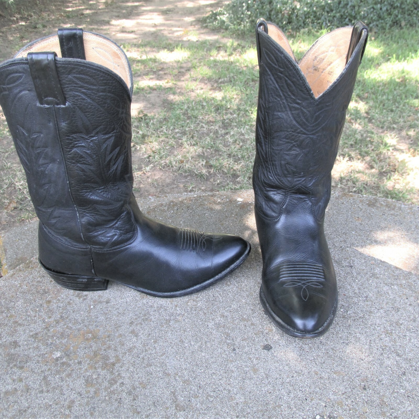 nocona cowboy boots