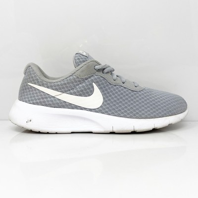 

Кроссовки для бега Nike Boys Tanjun 818381-012 серые, размер 6,5 лет, Серый, Tanjun
