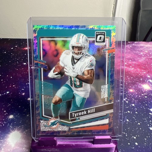 希少　レッドブル　サイン　ディスプレイ 2023 Donruss Optic Tyreek Hill -- Dolphins SSP Rocket Emoji