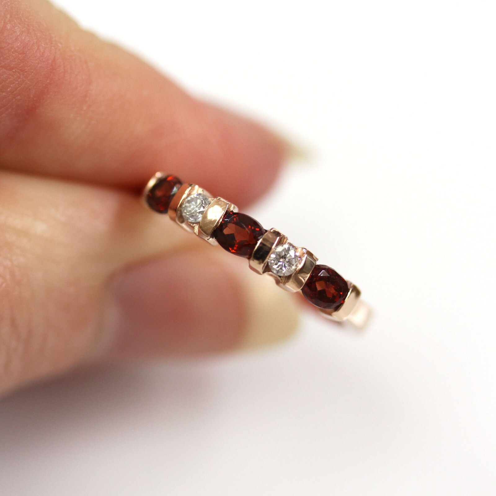 Pre-owned Jewelry By Arsa 0.8 Ctw Natural Red Garnet Diamond Solid 14k Yellow Gold 5 Stone Band Ring 3.5mm