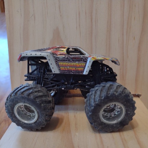hotwheels monster jam 日本未発売 入手困難 Hot Wheels Monster Jam Northern Nightmare Red/Black 1:64