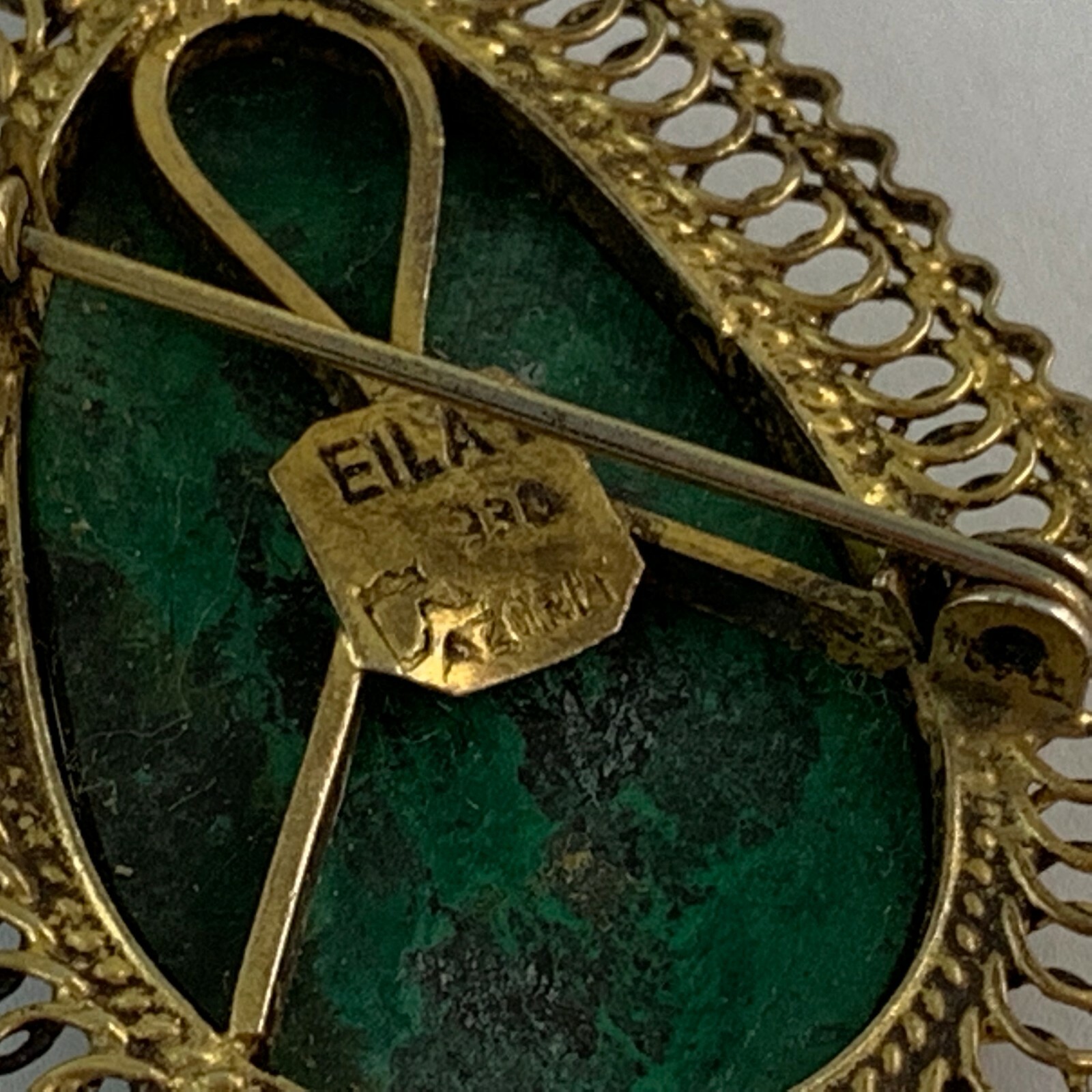 VINTAGE 930 SILVER EILAT AZORIT MALACHITE GOLD BRUSHED FILIGREE PENDANT BROOCH