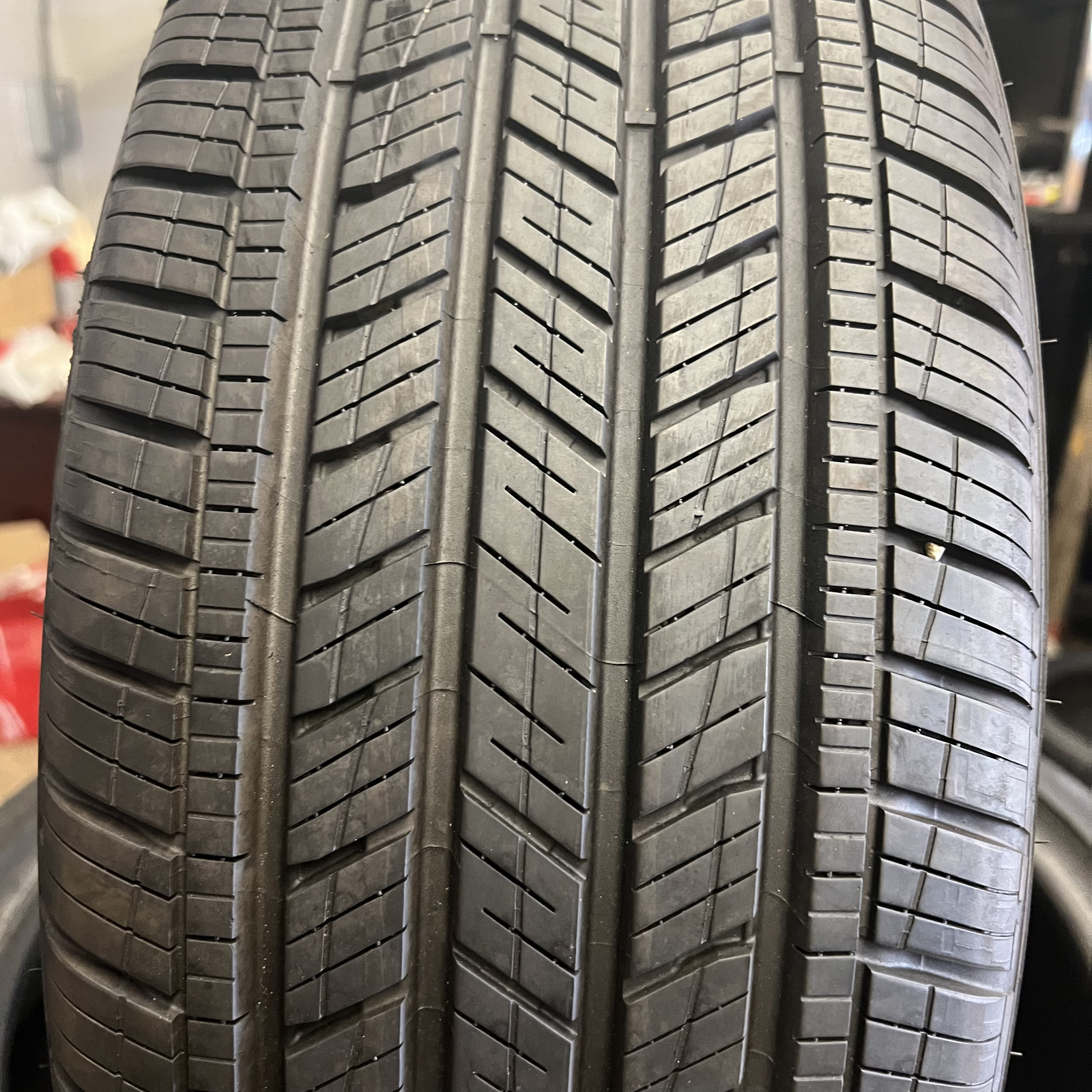 1 LikeNew Tire LikeNew Goodyear Assurance Finesse 215/50R18 215/50/18  92H