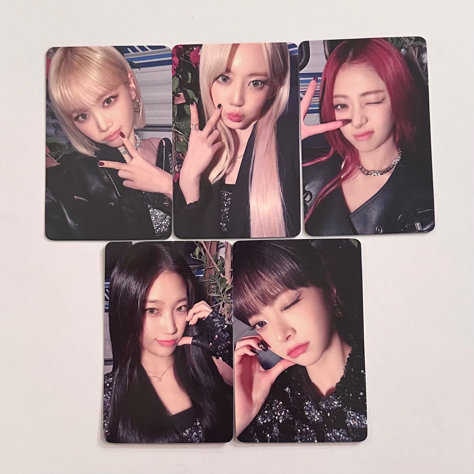 ルセラフィム FEARNADA メンバー全員直筆サイン入り B2ポスター