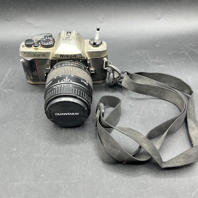 Nikon FM10 35mm SLR Film Camera with 28-80 mm lens I