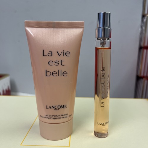 Set Lancome La Vie L'Eau de Parfum Purse Spray 0.3oz & Body Lotion. 1.69oz