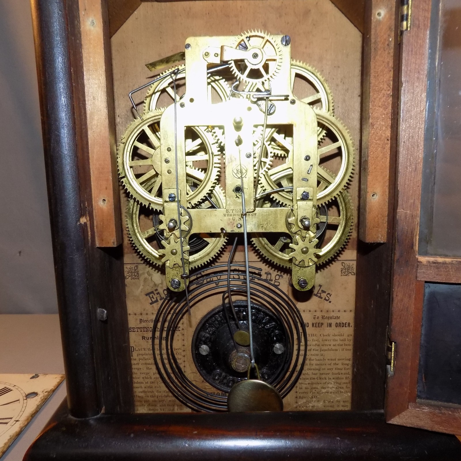 Antique Cottage Clock Seth Thomas 8 Day Spring Wood Case Working c. 1890 key