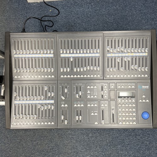 Strand Lighting LBX 64051のeBay公認海外通販｜セカイモン