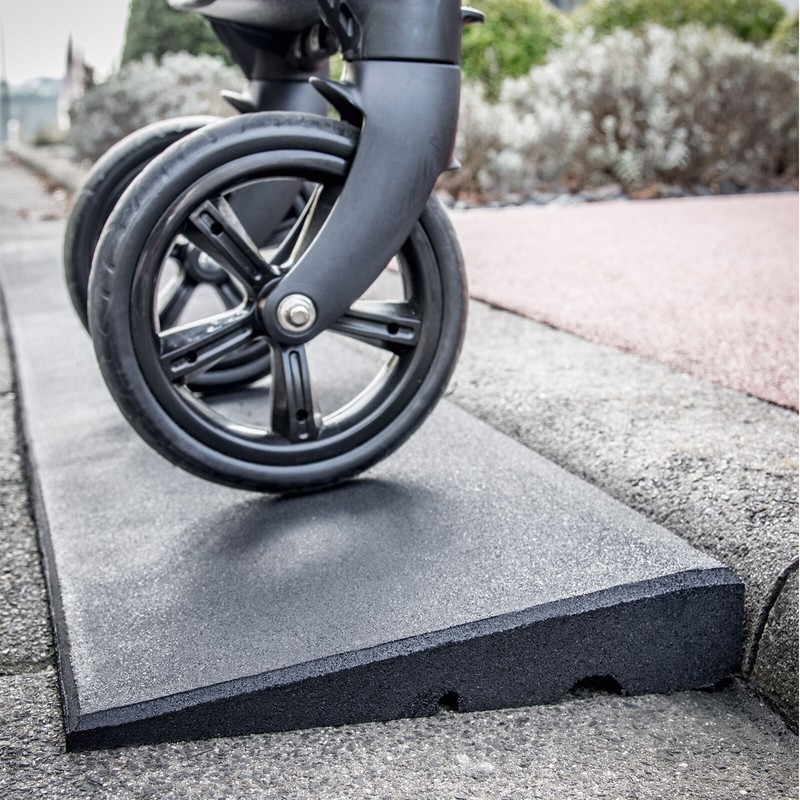 Bordsteinrampe Rollstuhlrampe TÃ¼Rschwellenrampe 100x25x4,5cm Gummirampe