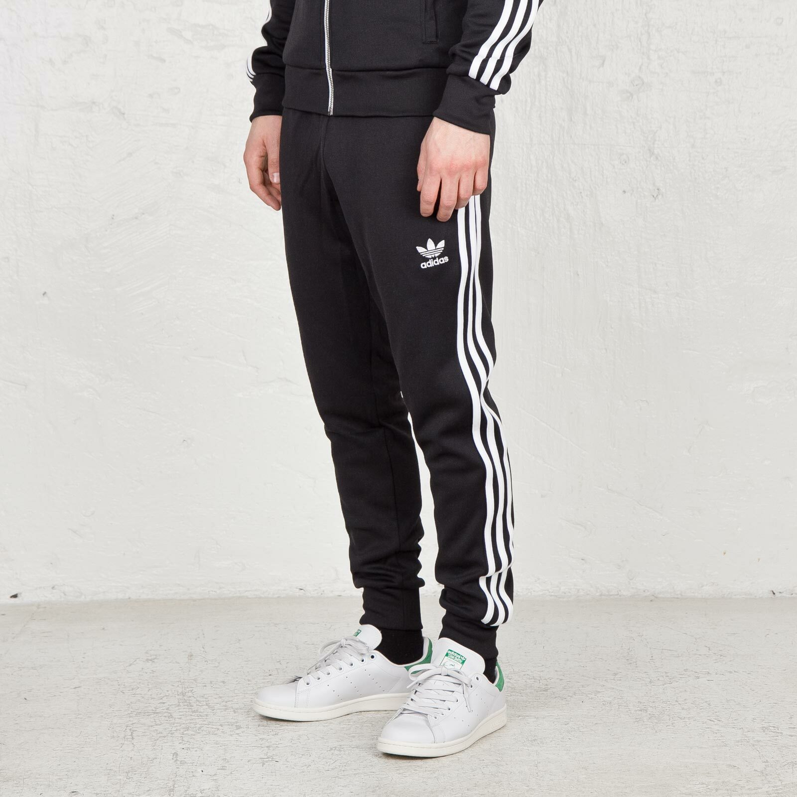 TRACK PANT everyone adidas(BLACK) Adidas embroidered-logo Detail