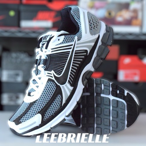 Nike Zoom Vomero 5 メンズシューズ ブラック NIKE ZOOM VOMERO 5 SP 