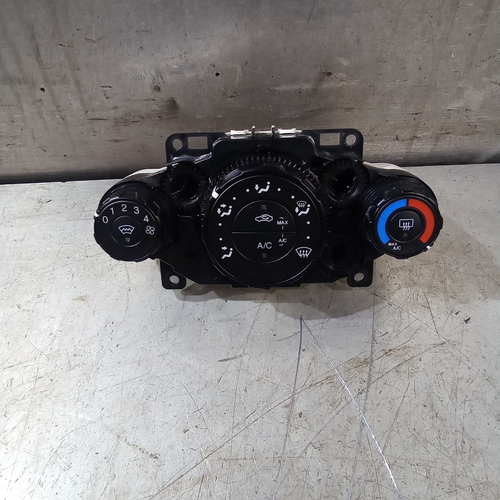 Ford Fiesta Mk7 2013-2017 Dashboard A/C Air Con Heater Climate Control Panel
