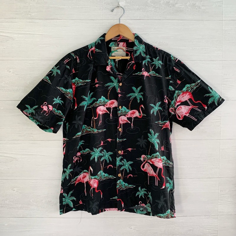 Paradise Found Hawaii - Black Flamingo print short sleeve wood button shirt, L