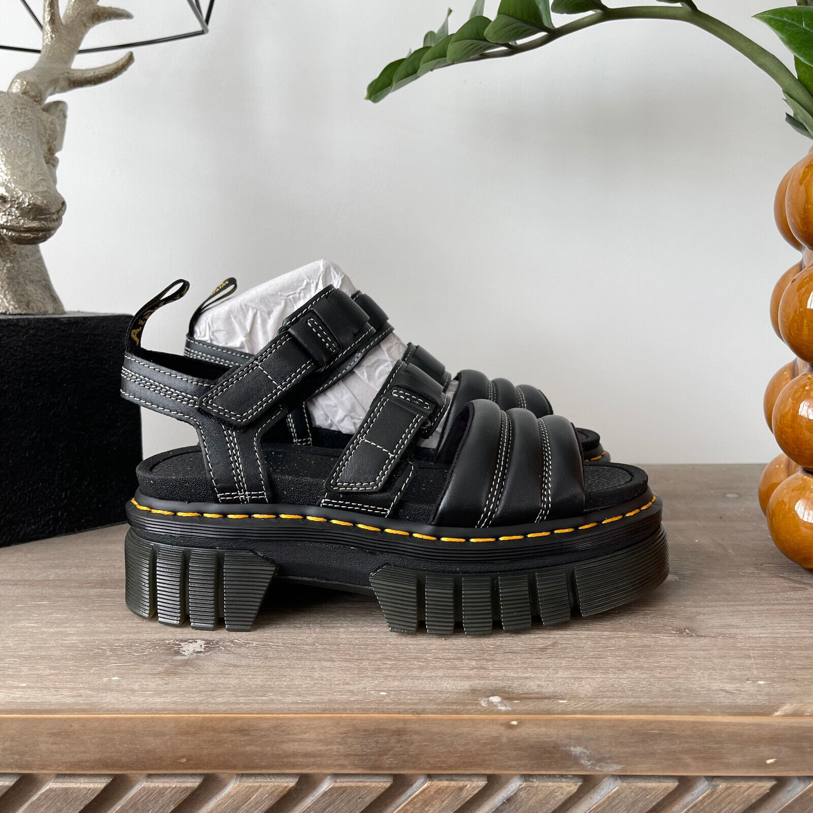 Dr MARTENS Ricki Platform SANDALS 3 strap quilted lux Black Dr MARTENS Ricki Platform SANDALS 3 strap quilted lux Black