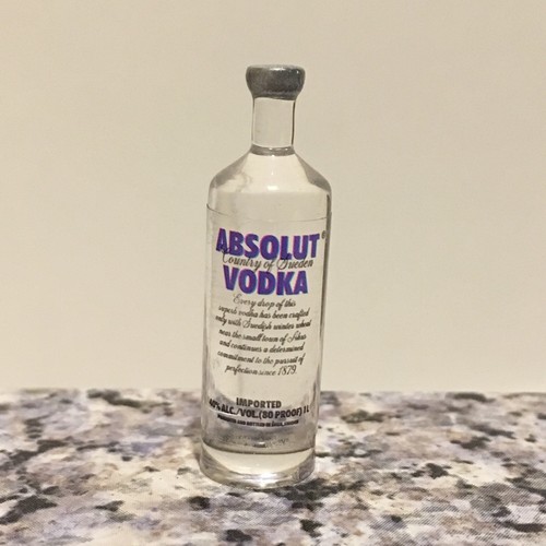 Miniature Vodka Alcohol Bottles Restaurant Drinks Dollhouse 1:6 Scale Glass