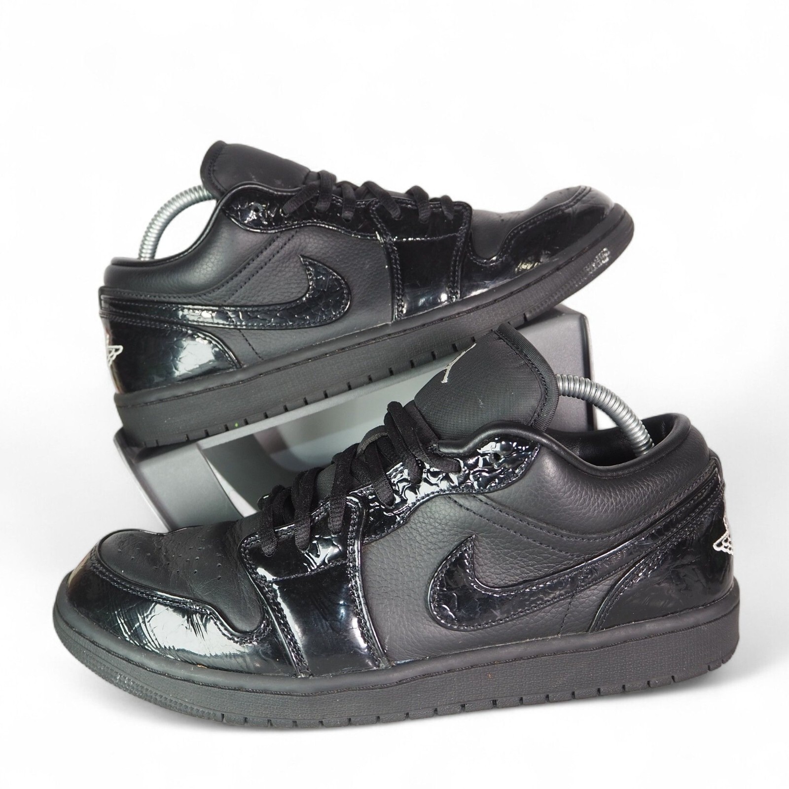 Air Jordan 1 Low SE 'Black Croc' Basketball Sneakers HJ7743