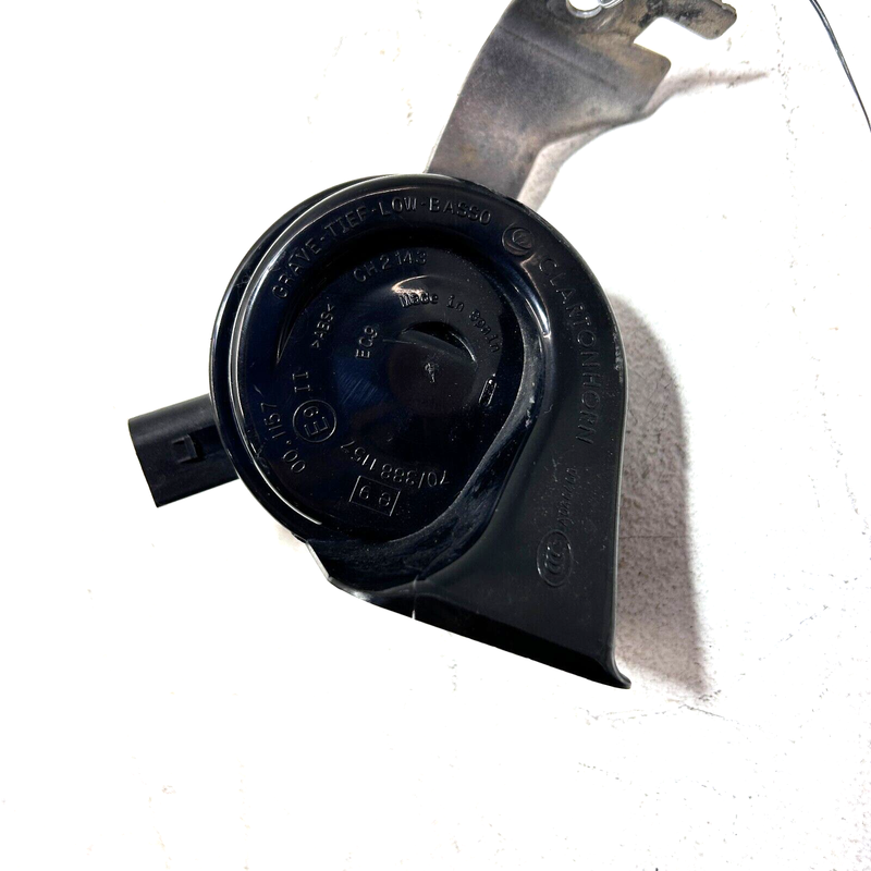 Used 2019 - 2023 AUDI Q8 Q7 LEFT DRIVER SIDE LOW NOTE TONE HORN SIGNAL & BRACKET OEM