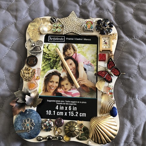 VINTAGE JEWELRY DECORATED ART PICTURE FRAME RHINESTONE