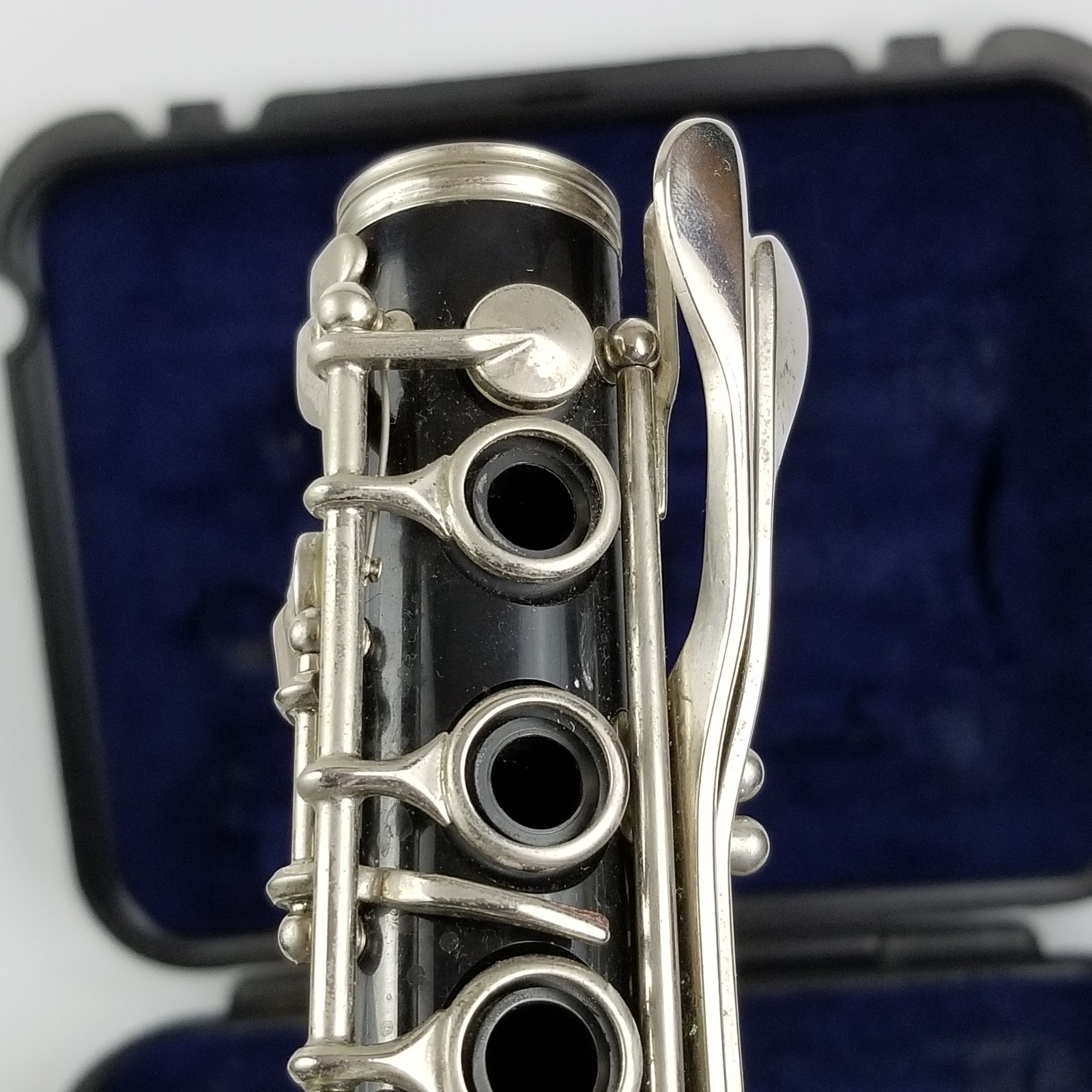 Selmer USA CL300 Beginner Clarinet with Case Mouthpiece Reed Case Bb