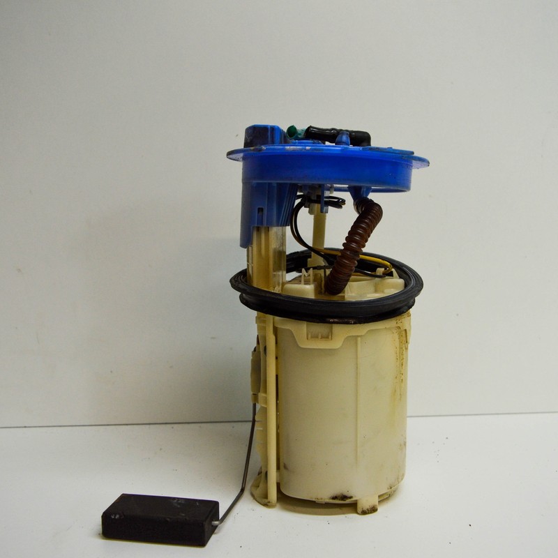 Audi A3 Sportback 8pa 2.0 Tfsi Dans La Pompe Ã  Carburant Du RÃ©Servoir 13637788