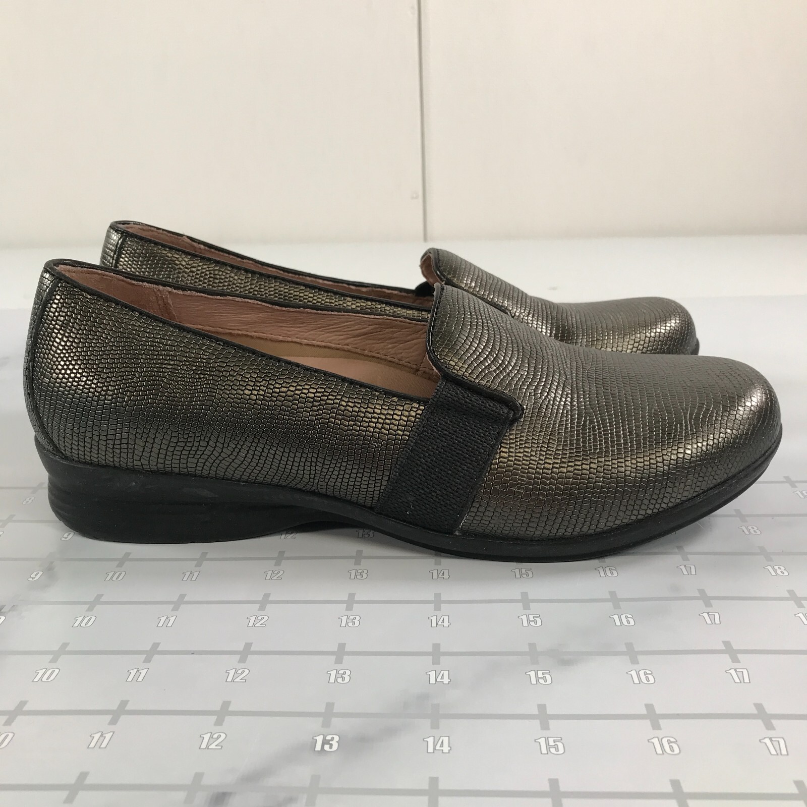 Dansko Loafers Womens US 6 EUR 37 Shiny Gold Metallic Faux Sna...