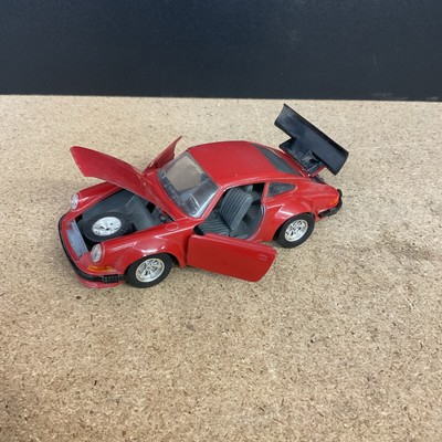 Burago Porsche 911 1/24 Scale Model Car Red