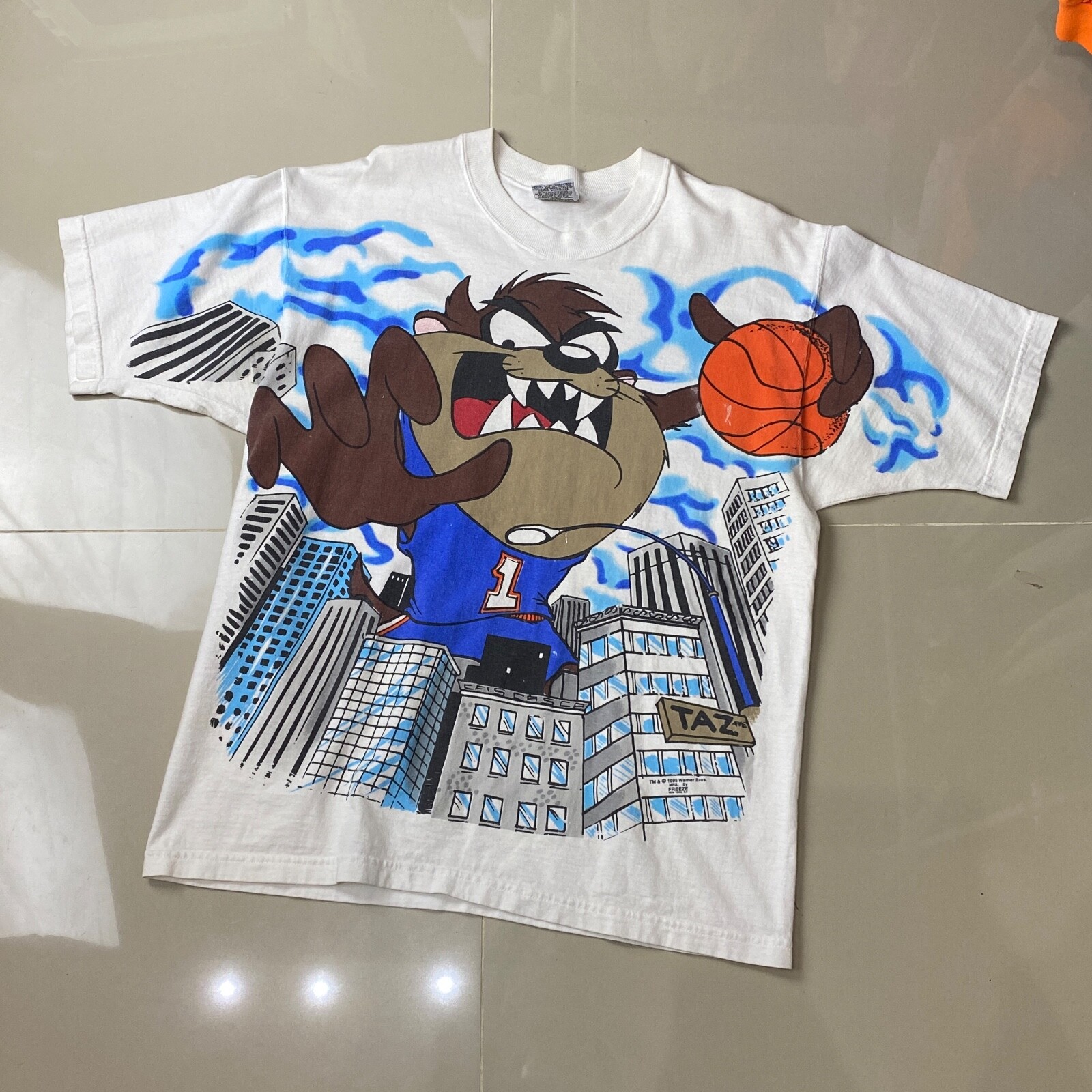 Vintage 1995 Taz All Over Print FREEZE T-Shirt Size L Large