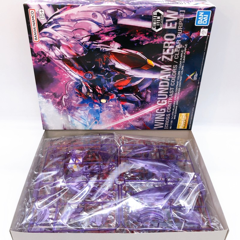 MG 1/100 Wing Gundam Zero EW Cross Contrast Colors Limited MG 1/100 Wing Gundam Zero EW Cross Contrast Colors Limited