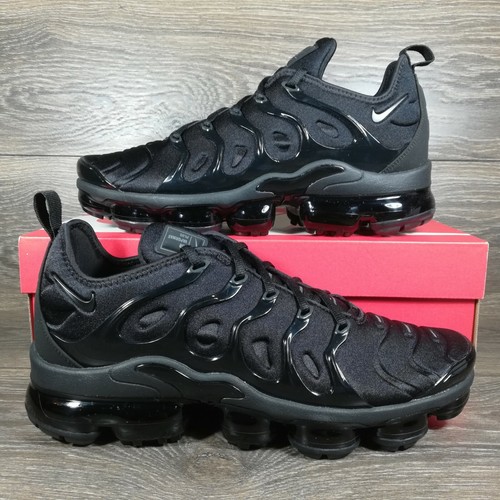 vapormax plus womens triple black