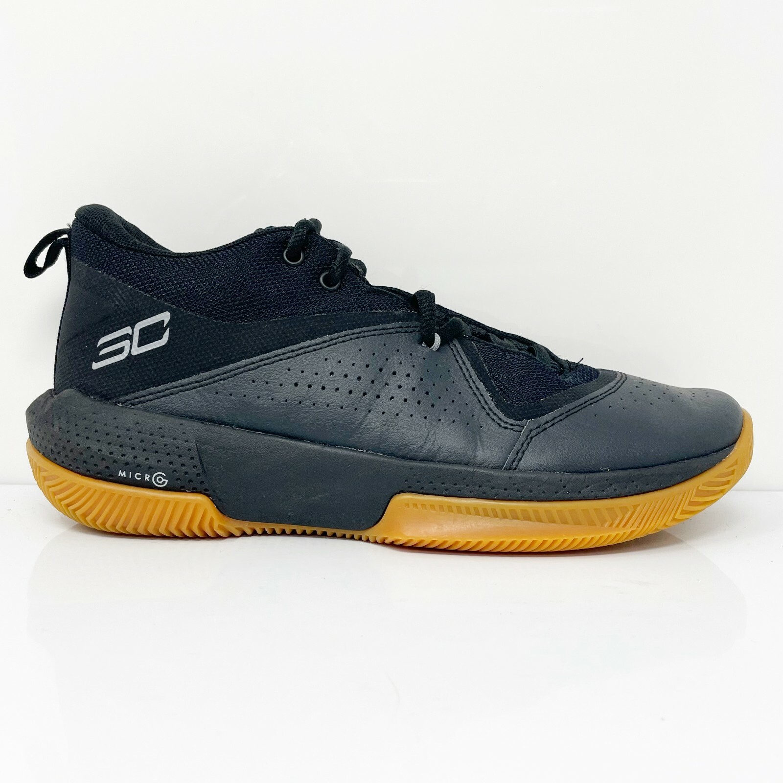 

Баскетбольные кроссовки Under Armour Boys SC 3Zero 4 3023918-003, черные, размер 7 лет, Черный, SC 3Zero 4