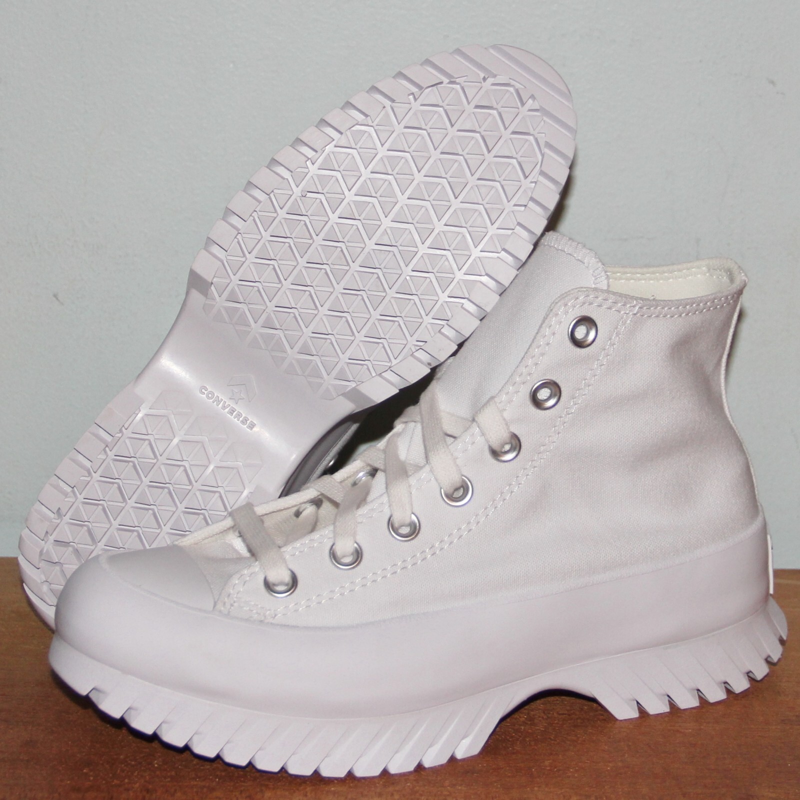 Converse Chuck Taylor All Star Hi Lugged 2.0 Shoes Womens 10