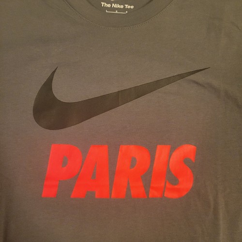 Nike x Paris Saint-Germain FC The Nike Tee PARIS Graphic