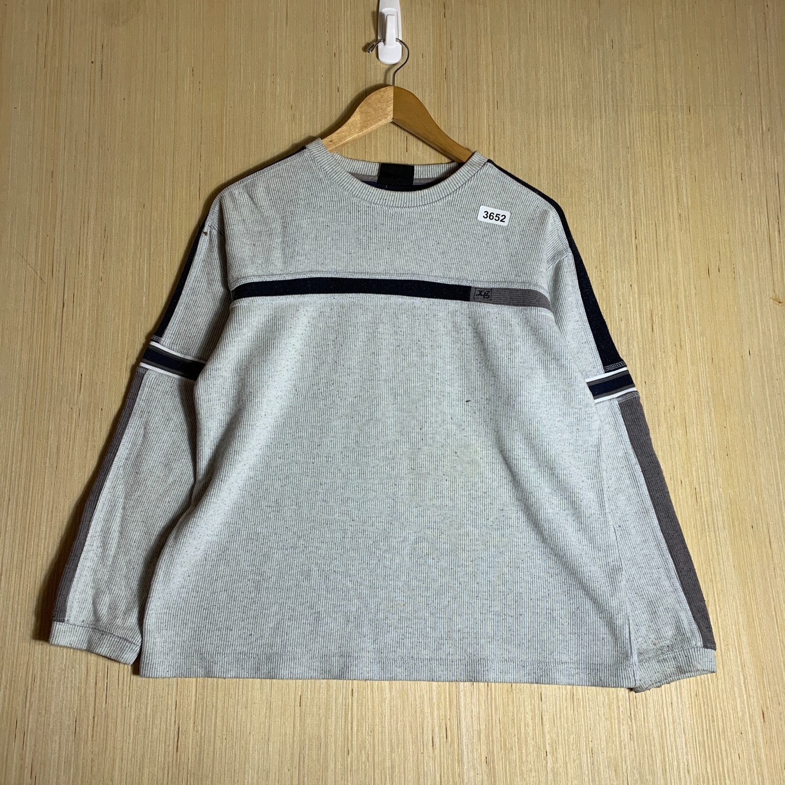 XG スウェット VTG XG Sweater Adult Medium Grey Long Sleeve Men's Stripped