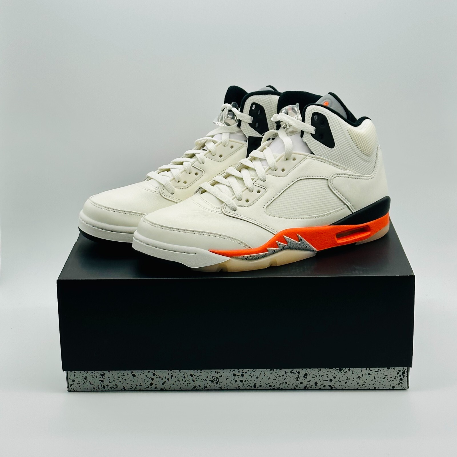 NIKE AIR JORDAN 5 RETRO “ORANGE BLAZE” AIR JORDAN 5 RETRO 'ORANGE BLAZE' Review + On Feet