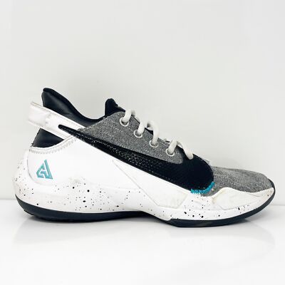

Nike Boys Zoom Freak 2 CW3227-101 Серые баскетбольные кроссовки, размер 5,5 лет, Серый, Zoom Freak 2