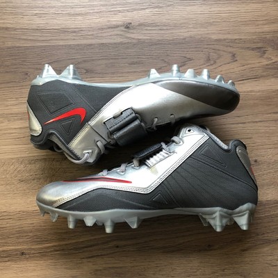 calvin johnson football cleats