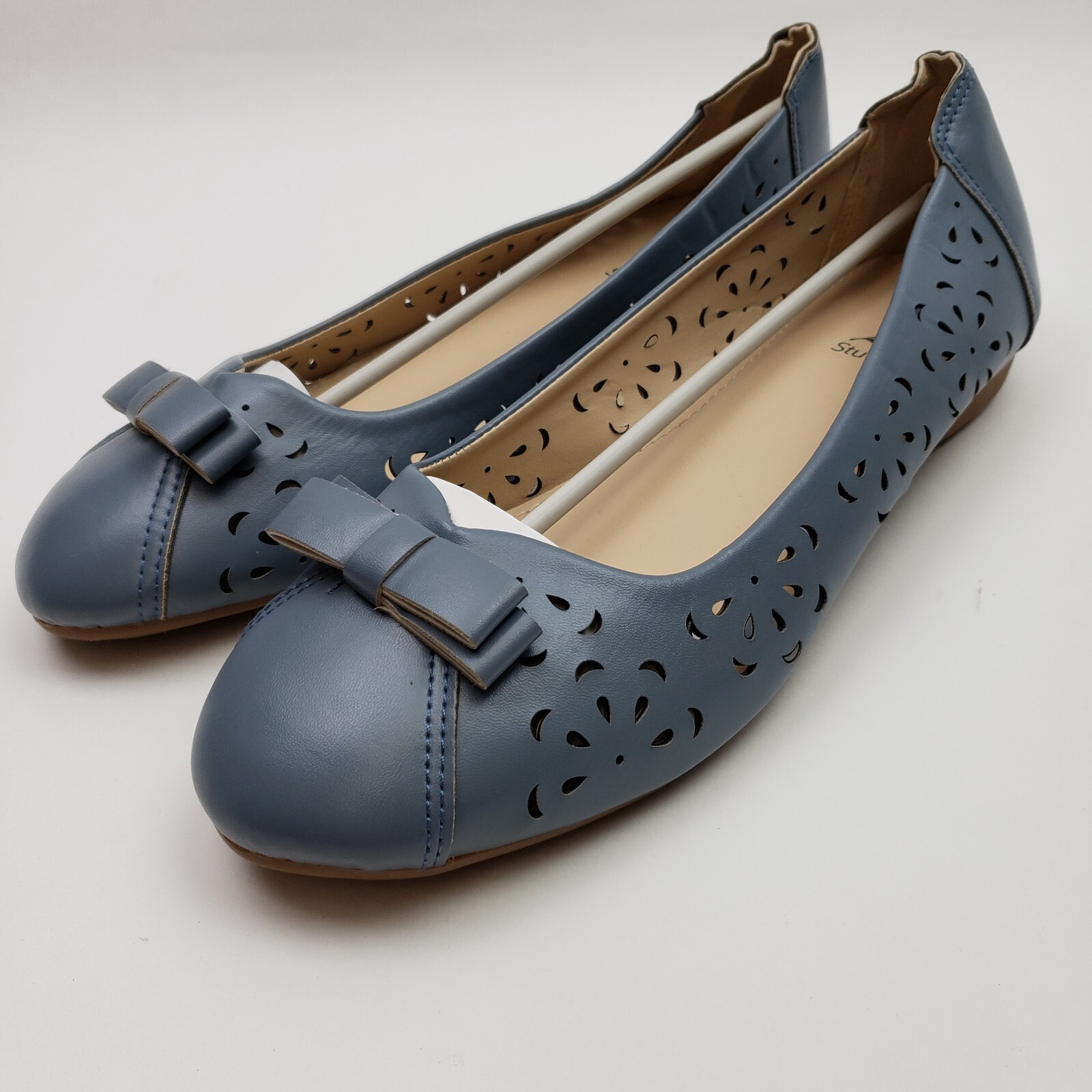 Z Studio Shoes Womens 10M Dress Flat Bow Cut Out Design Gray
