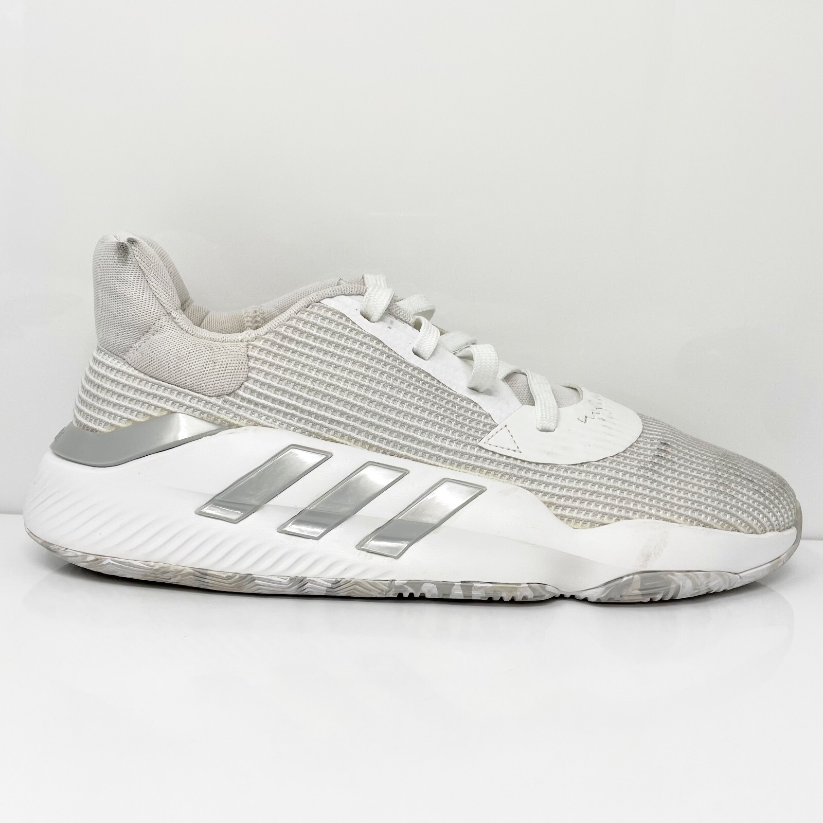 

Adidas Mens Pro Bounce 2019 Low EF9663 Белые баскетбольные кроссовки Размер 10,5, Белый, Pro Bounce 2019 Low
